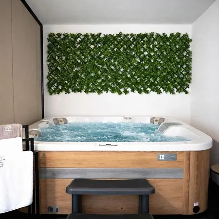 Mobile Aurora With Jacuzzi Tatil Evi Vodice
